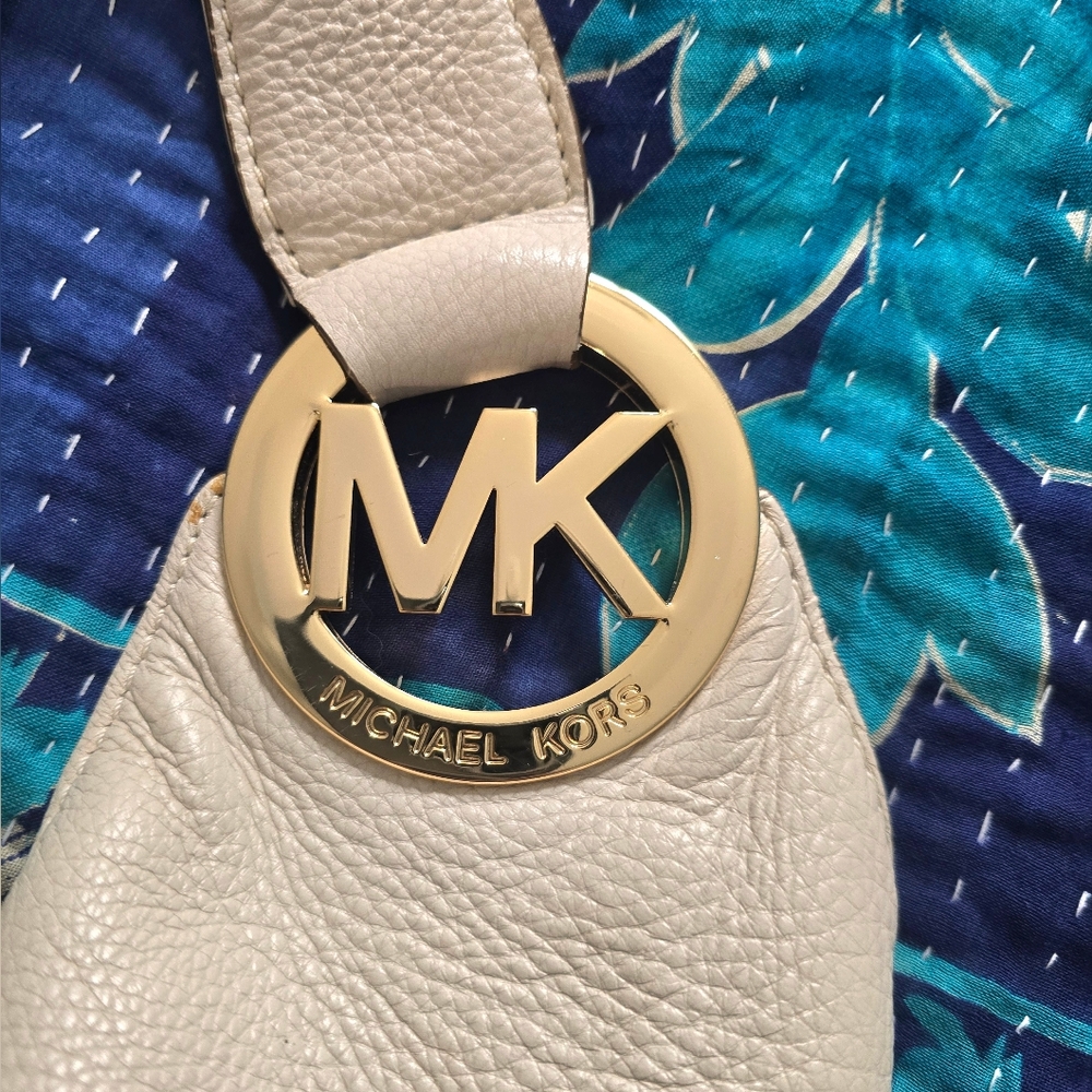 Michael Kors 'Fulton'Cream Leather Hobo Bag - Picture 6 of 13